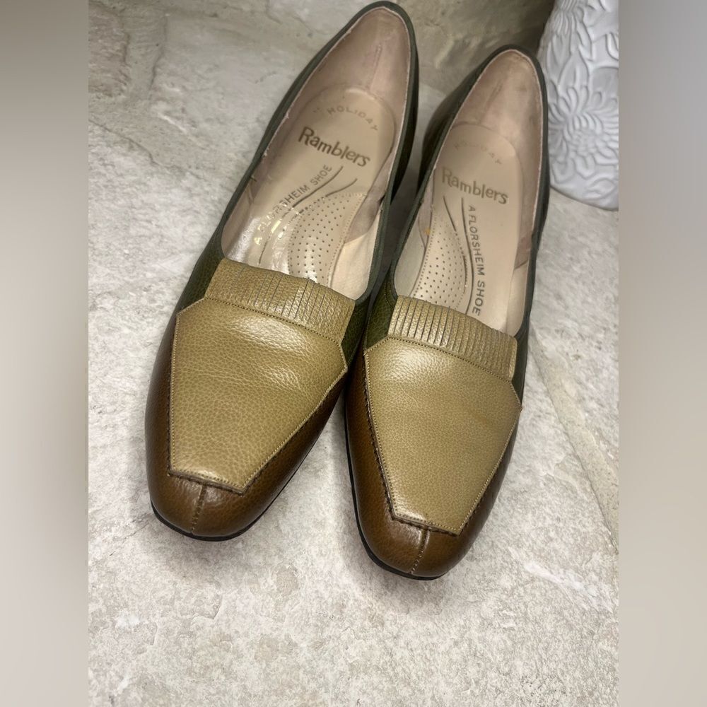 Florsheim Ramblers olive green/tan/brown Block Heels Leather Pumps Size 6